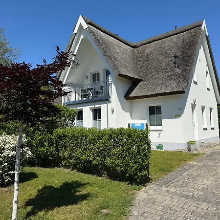 Arkonablick Og, Helle Mit Balkon Meerblick Und Eigenem Eingezäuntem Garten Hunde Herzlich Willkommen Apartment