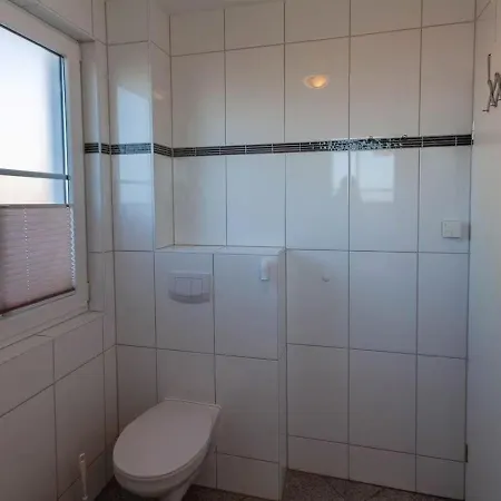 Arkonablick Og, Helle Mit Balkon Meerblick Und Eigenem Eingezäuntem Garten Hunde Herzlich Willkommen * Glowe