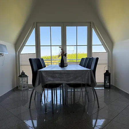 Arkonablick Og, Helle Mit Balkon Meerblick Und Eigenem Eingezäuntem Garten Hunde Herzlich Willkommen Apartment *