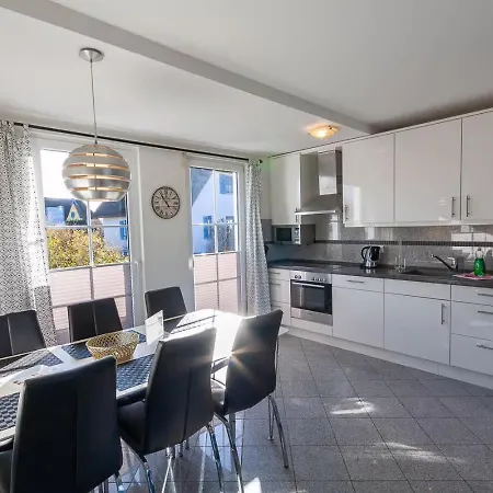 Apartment Arkonablick Og, Helle Mit Balkon Meerblick Und Eigenem Eingezäuntem Garten Hunde Herzlich Willkommen *