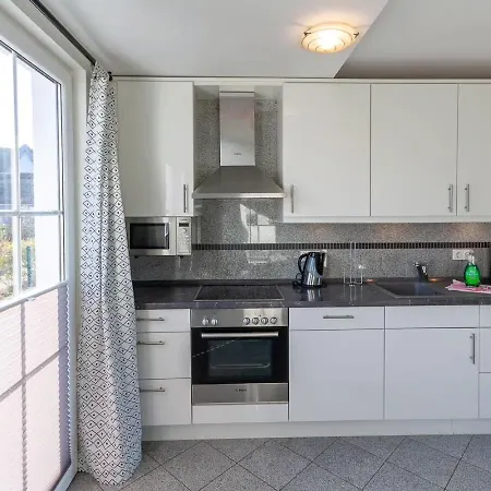 Arkonablick Og, Helle Mit Balkon Meerblick Und Eigenem Eingezäuntem Garten Hunde Herzlich Willkommen Apartment