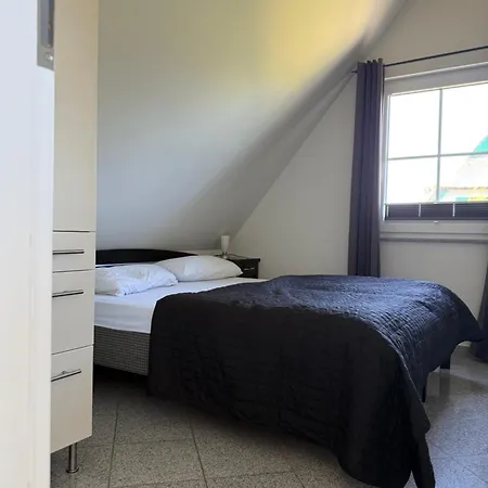 Apartment Arkonablick Og, Helle Mit Balkon Meerblick Und Eigenem Eingezäuntem Garten Hunde Herzlich Willkommen Glowe