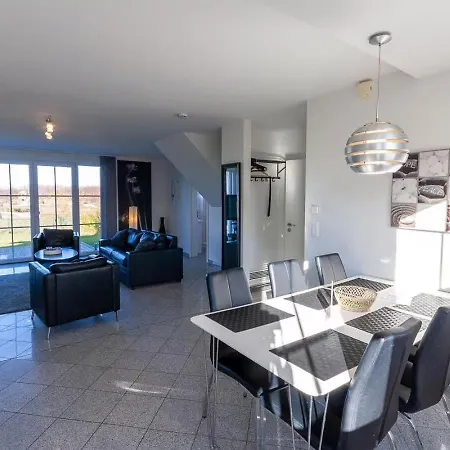 Apartment Arkonablick Og, Helle Mit Balkon Meerblick Und Eigenem Eingezäuntem Garten Hunde Herzlich Willkommen Glowe