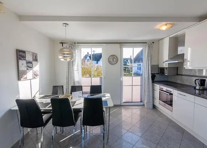 Arkonablick Og, Helle Mit Balkon Meerblick Und Eigenem Eingezaeuntem Garten Hunde Herzlich Willkommen Lejlighed Glowe