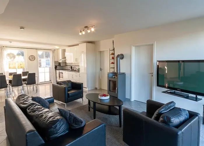 Arkonablick Og, Helle Mit Balkon Meerblick Und Eigenem Eingezaeuntem Garten Hunde Herzlich Willkommen Lejlighed Glowe